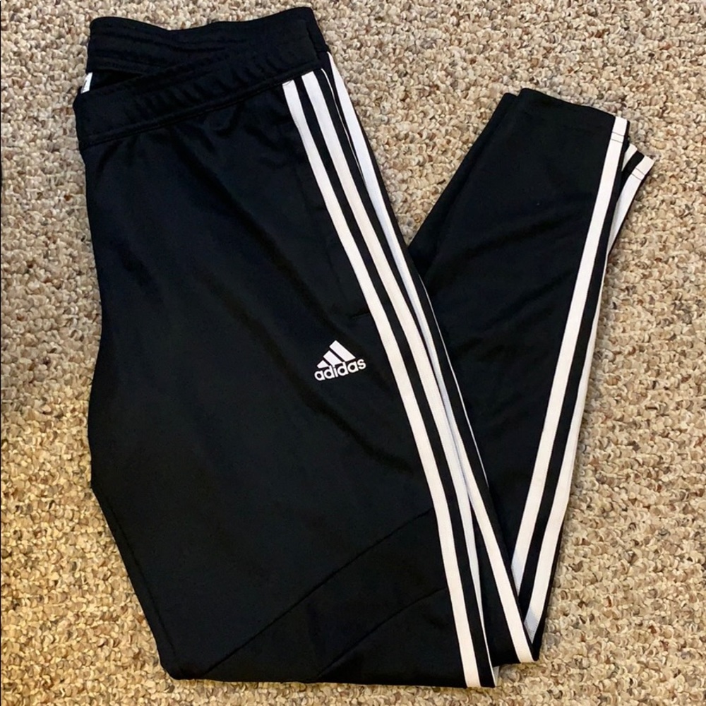 New men’s Adidas jogger